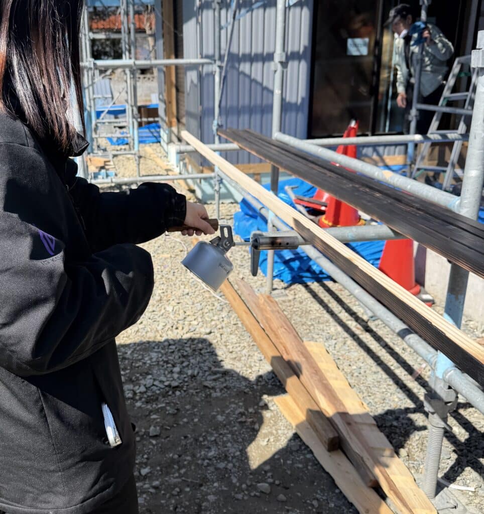 新事務所DIYログ🔥　事務所の外壁を焼く⁉